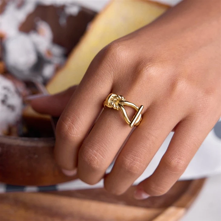 Two Strand Knot Ring high quality